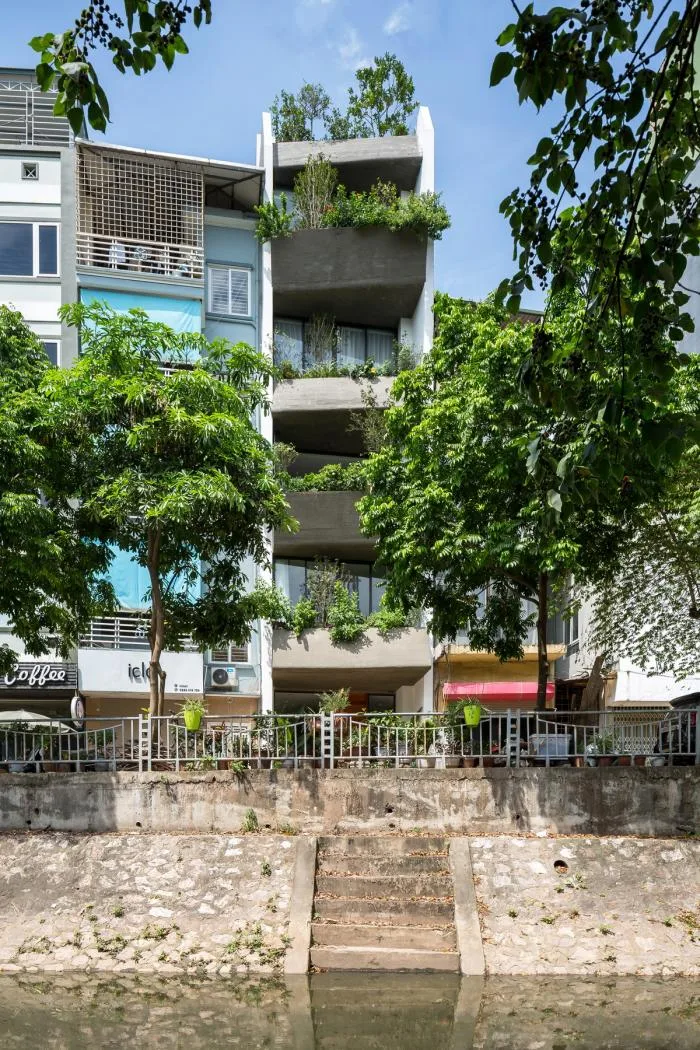 BIM Architecture | Dancing Sky Garden: Vietnamese Row House