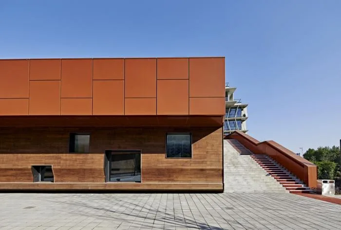 BIM architecture | Freely interpreted enclosed courtyard: Nanjing Pukou Cultural Center/BAU Architecture and Urban Design Firm