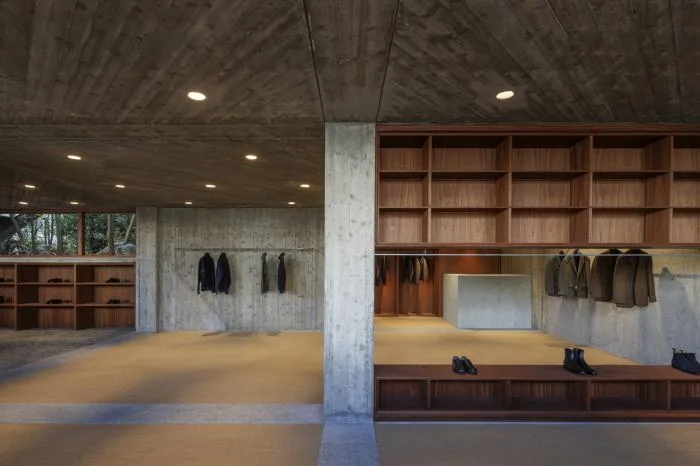 BIM Architecture | Thick and Transparent: Daihara Kendo Semi elevated Brand Store/Shimokawa Toru Architecture Firm