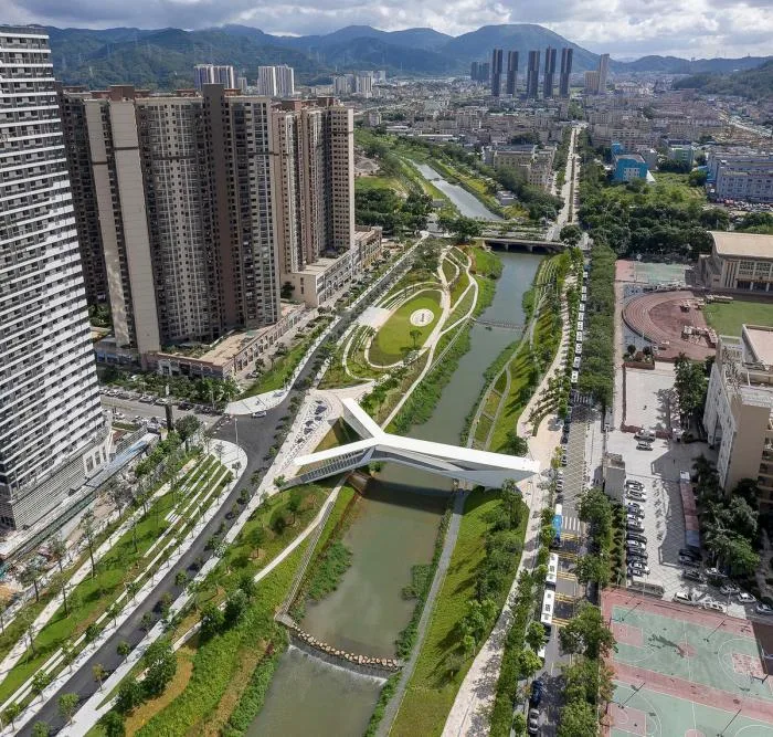 BIM Architecture | Tension in Tranquility: Cross River Pedestrian Bridge at Shenzhen Pingshan Senior High School/Nansha Original