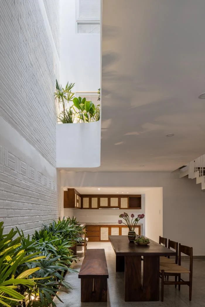 BIM architecture | Vertical courtyards adorned with greenery, balancing vitality and tranquility: V Villa Vietnam