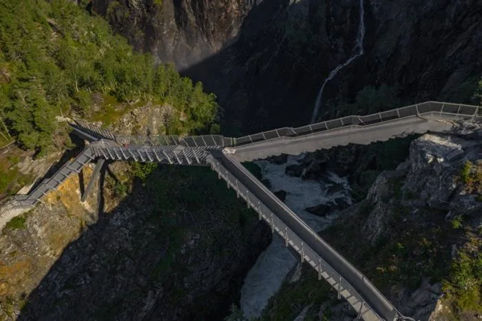 BIM Architecture | 150 feet long, spanning the waterfall abyss: Vøringsfossen Staircase Bridge in Norway