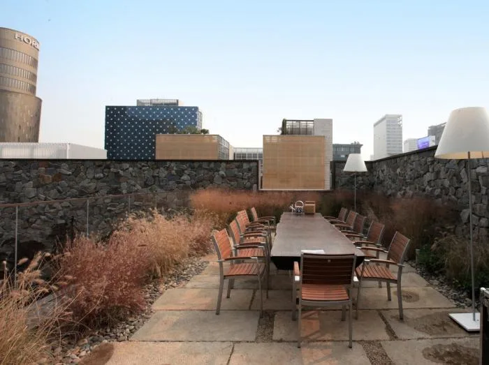 BIM Architecture | Village Small Houses Stacked in White Boxes: Korea 0914 Flagship Store