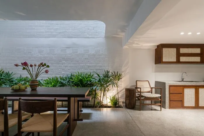 BIM architecture | Vertical courtyards adorned with greenery, balancing vitality and tranquility: V Villa Vietnam