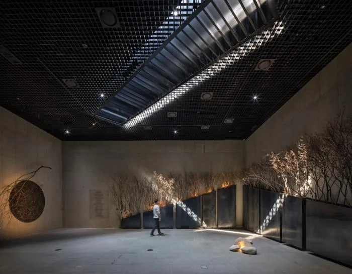 BIM Architecture | Sky and Water Weave Together, Hard Metal Reflects a Sense of Future: 'Mon Amour' Cultural Space