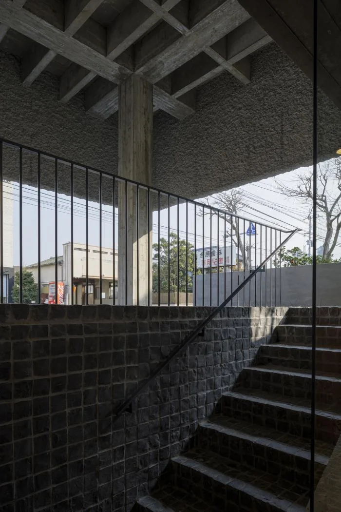 BIM Architecture | Thick and Transparent: Daihara Kendo Semi elevated Brand Store/Shimokawa Toru Architecture Firm