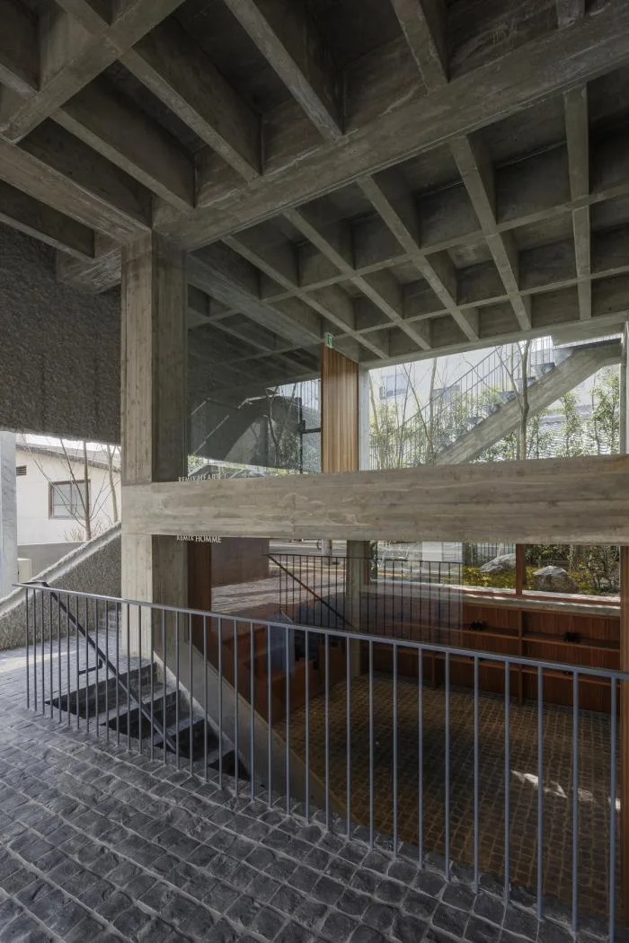 BIM Architecture | Thick and Transparent: Daihara Kendo Semi elevated Brand Store/Shimokawa Toru Architecture Firm