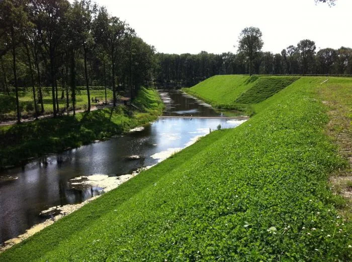 BIM Architecture | Hidden Passage Submerged in Water - Moses Bridge/RO& AD