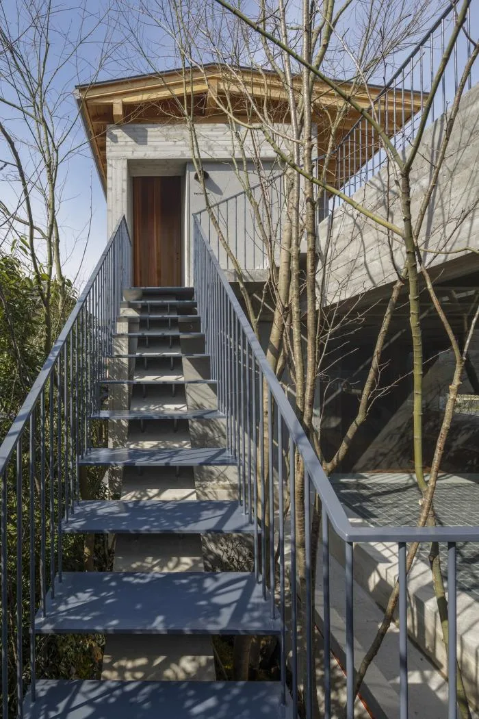 BIM Architecture | Thick and Transparent: Daihara Kendo Semi elevated Brand Store/Shimokawa Toru Architecture Firm