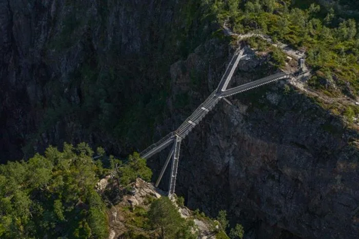 BIM Architecture | 150 feet long, spanning the waterfall abyss: Vøringsfossen Staircase Bridge in Norway