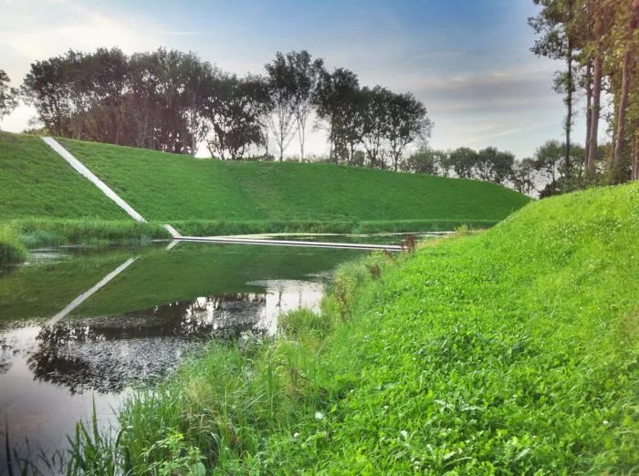 BIM Architecture | Hidden Passage Submerged in Water - Moses Bridge/RO& AD