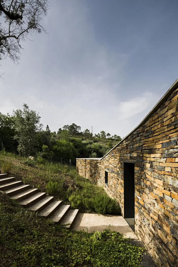 BIM Architecture | Overlooking the Valley, a Free and Quiet Villa