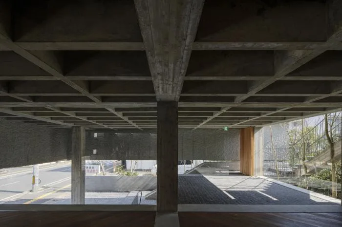 BIM Architecture | Thick and Transparent: Daihara Kendo Semi elevated Brand Store/Shimokawa Toru Architecture Firm