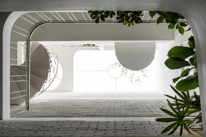 BIM architecture | Vertical courtyards adorned with greenery, balancing vitality and tranquility: V Villa Vietnam
