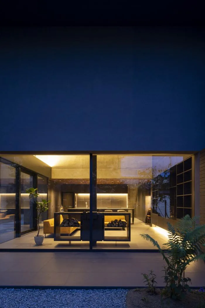 BIM architecture | Half covered with vertical walls, transparent and scenic: Residential "SCAPE" in Yamagata Prefecture, Japan