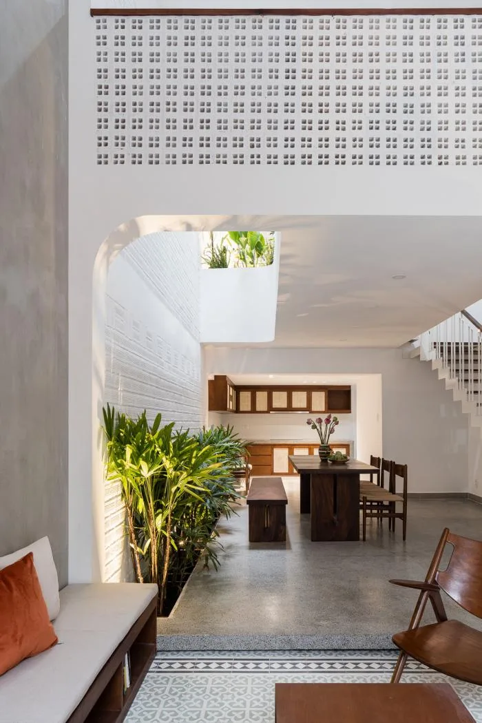 BIM architecture | Vertical courtyards adorned with greenery, balancing vitality and tranquility: V Villa Vietnam