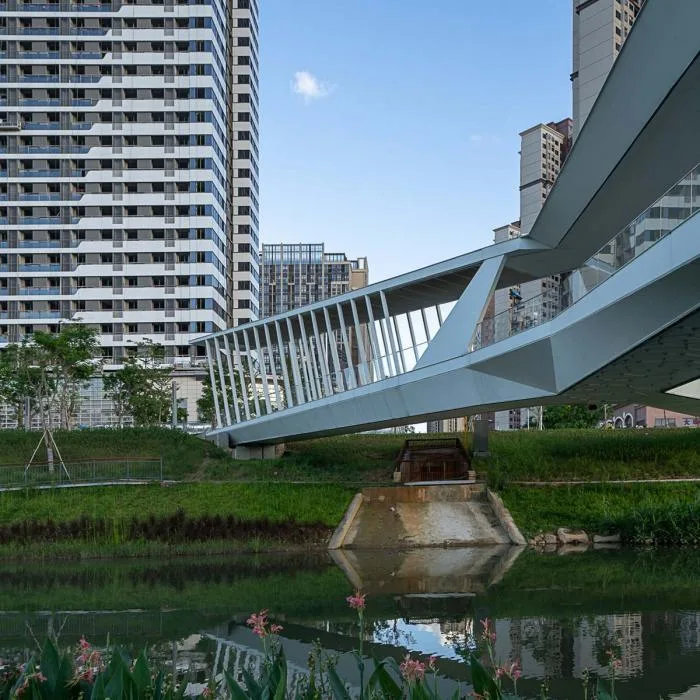 BIM Architecture | Tension in Tranquility: Cross River Pedestrian Bridge at Shenzhen Pingshan Senior High School/Nansha Original