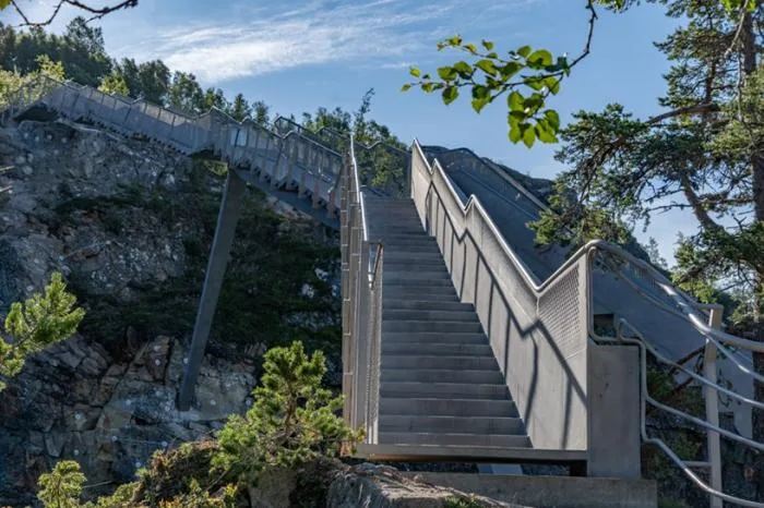BIM Architecture | 150 feet long, spanning the waterfall abyss: Vøringsfossen Staircase Bridge in Norway