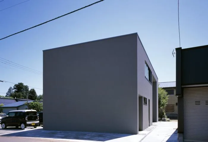 BIM architecture | Half covered with vertical walls, transparent and scenic: Residential "SCAPE" in Yamagata Prefecture, Japan