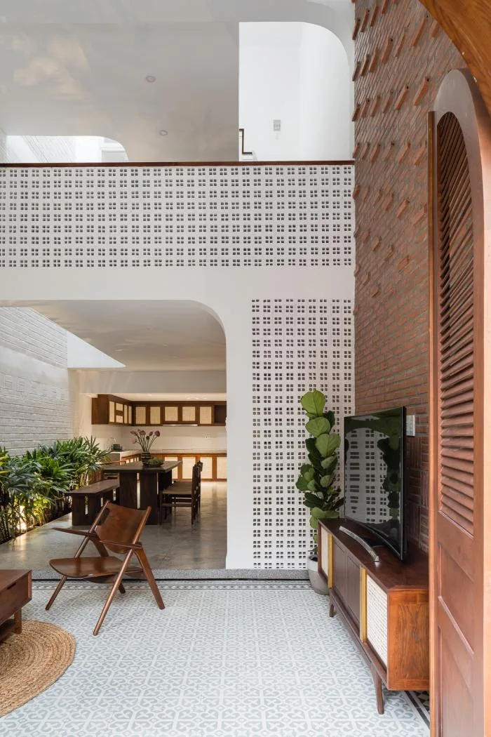 BIM architecture | Vertical courtyards adorned with greenery, balancing vitality and tranquility: V Villa Vietnam