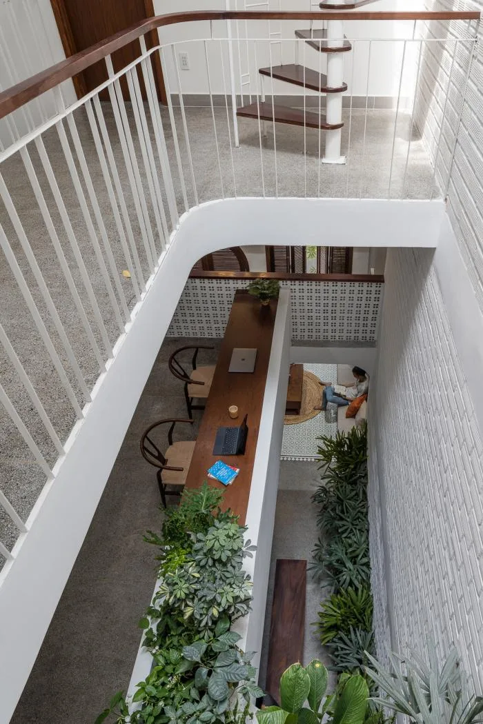 BIM architecture | Vertical courtyards adorned with greenery, balancing vitality and tranquility: V Villa Vietnam