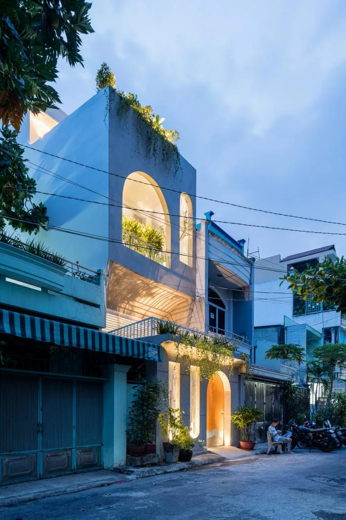 BIM architecture | Vertical courtyards adorned with greenery, balancing vitality and tranquility: V Villa Vietnam