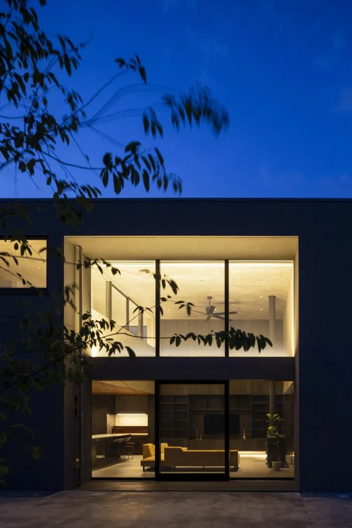 BIM architecture | Half covered with vertical walls, transparent and scenic: Residential "SCAPE" in Yamagata Prefecture, Japan