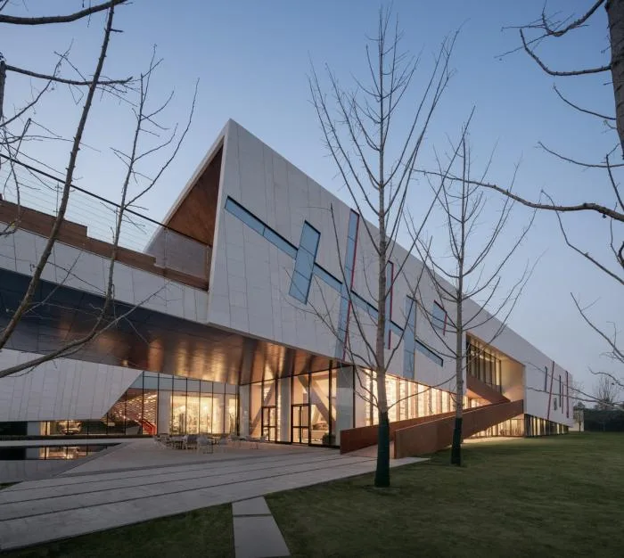 BIM Architecture | A Three Dimensional 'Supremacy' Abstract Painting - Xi'an Greenland Energy Art Center/Shanghai Riqing Architectural Design