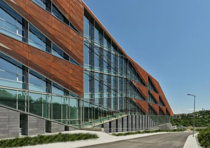 BIM Architecture | Wozniak University School of Architecture and Design: 'Diagonal' Creating Movement and Balance/ARK itection
