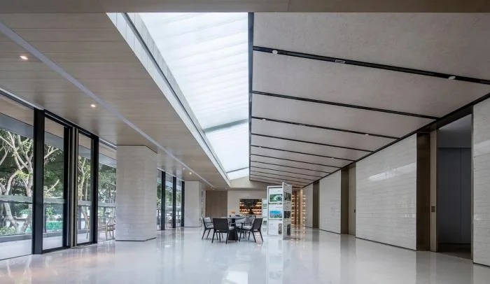 Indoor real-life picture
