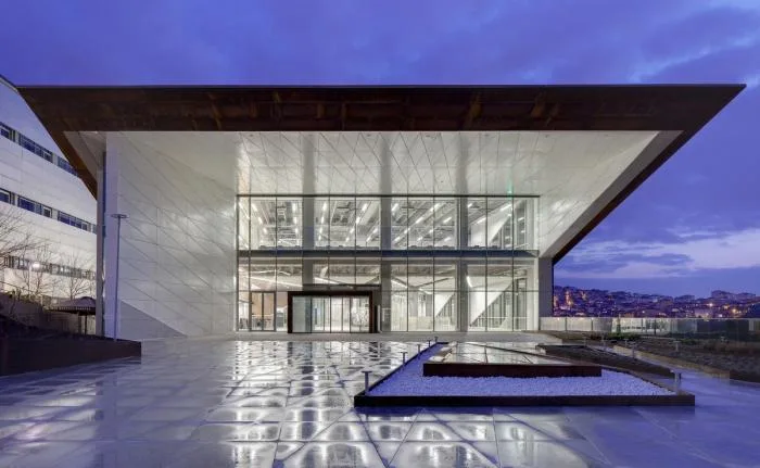 BIM Architecture | Wozniak University School of Architecture and Design: 'Diagonal' Creating Movement and Balance/ARK itection