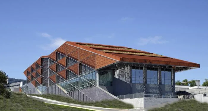 BIM Architecture | Wozniak University School of Architecture and Design: 'Diagonal' Creating Movement and Balance/ARK itection