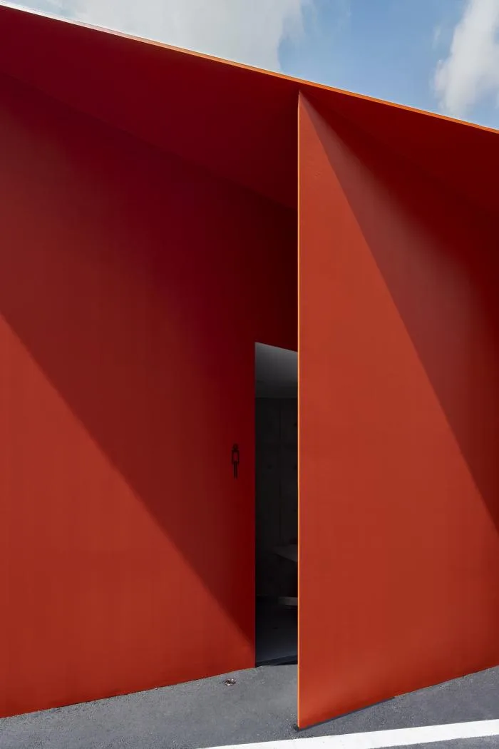 BIM Architecture | Tokyo 'Red Folding Paper' Public Toilet/Nao Tamura