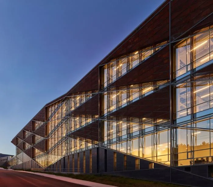 BIM Architecture | Wozniak University School of Architecture and Design: 'Diagonal' Creating Movement and Balance/ARK itection