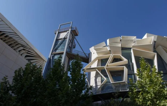 BIM architecture | Various folding panels assembled into a honeycomb like facade: Exhibition Building of Iran Greenland Convention Center
