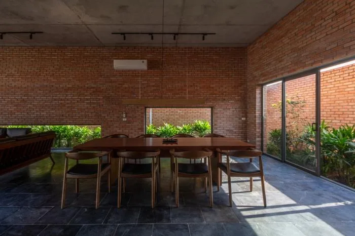 BIM Architecture | Enjoying the Courtyard, Watching Fish in Peace: Vietnam Green Screen Residence/HGAA