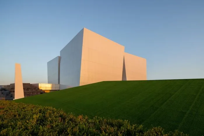 BIM Architecture | White Marble in the wilderness - Shuifa · Information Town Industry Exhibition Center/aoe | Construction Team