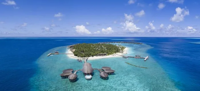 BIM Architecture | Island Village Gazing at the Blue Sea: Womuri Rigi Resort Hotel, Maldives