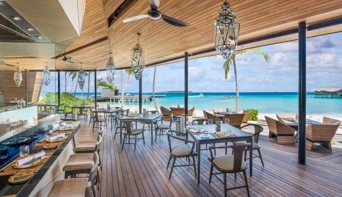 BIM Architecture | Island Village Gazing at the Blue Sea: Womuri Rigi Resort Hotel, Maldives