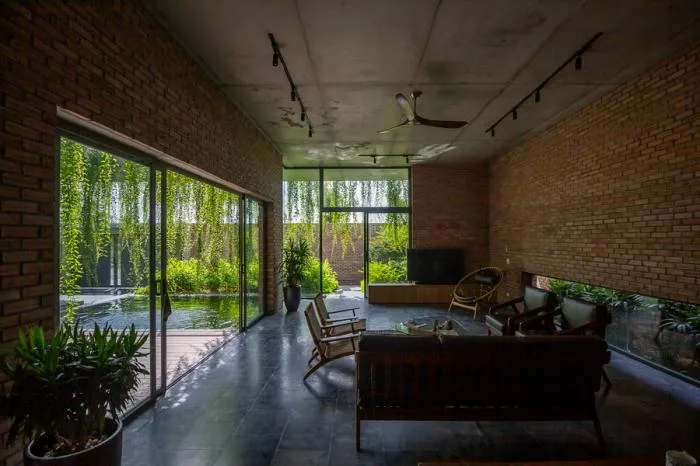 BIM Architecture | Enjoying the Courtyard, Watching Fish in Peace: Vietnam Green Screen Residence/HGAA