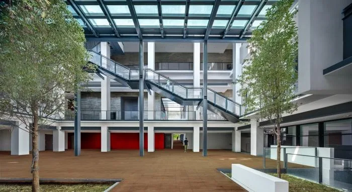 BIM Architecture | Misalignment biting, creating a cinema of light - Che Gong Temple Sports Center/Architectural Services Department
