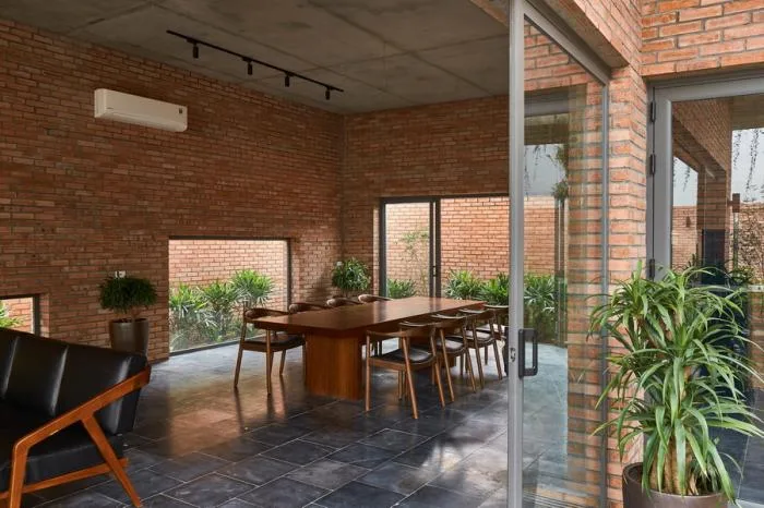 BIM Architecture | Enjoying the Courtyard, Watching Fish in Peace: Vietnam Green Screen Residence/HGAA