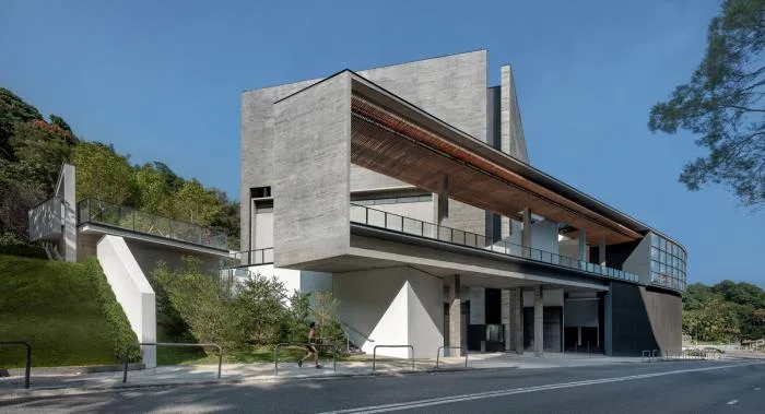 BIM Architecture | Misalignment biting, creating a cinema of light - Che Gong Temple Sports Center/Architectural Services Department