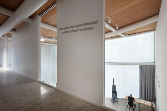 BIM Architecture | Lightly Flying, Born Around Ancient Trees, Went Visual Arts Building/Steven Hall Architects