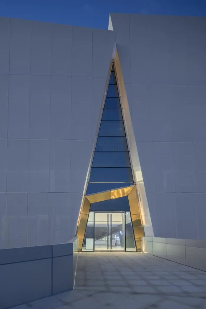 BIM Architecture | White Marble in the wilderness - Shuifa · Information Town Industry Exhibition Center/aoe | Construction Team