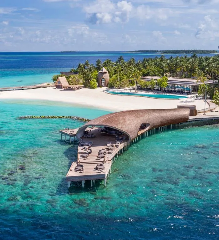 BIM Architecture | Island Village Gazing at the Blue Sea: Womuri Rigi Resort Hotel, Maldives
