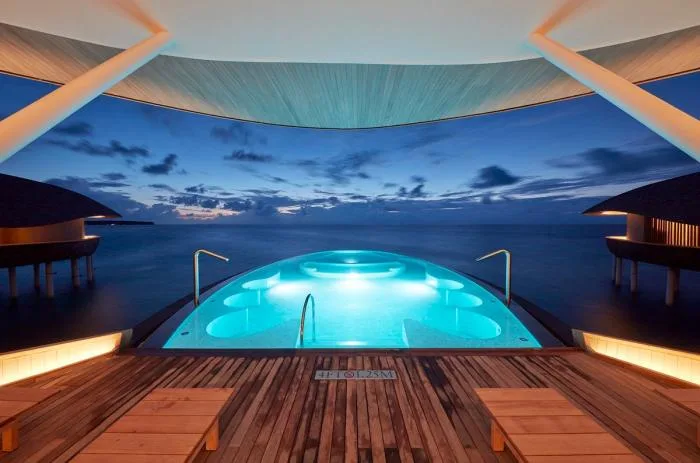 BIM Architecture | Island Village Gazing at the Blue Sea: Womuri Rigi Resort Hotel, Maldives