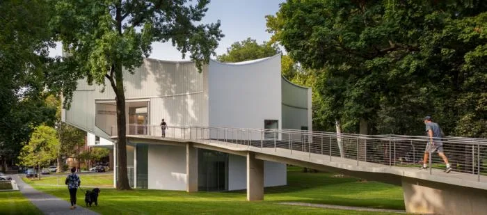 BIM Architecture | Lightly Flying, Born Around Ancient Trees, Went Visual Arts Building/Steven Hall Architects