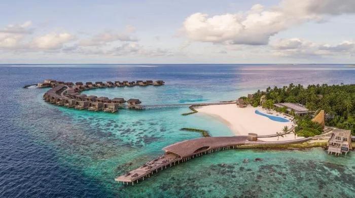 BIM Architecture | Island Village Gazing at the Blue Sea: Womuri Rigi Resort Hotel, Maldives