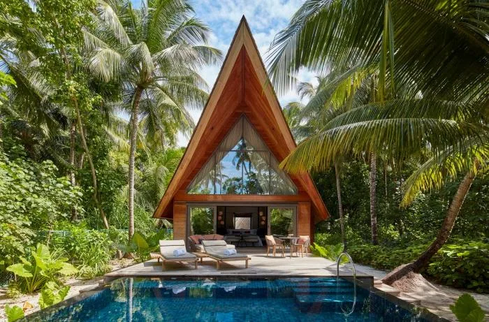 BIM Architecture | Island Village Gazing at the Blue Sea: Womuri Rigi Resort Hotel, Maldives